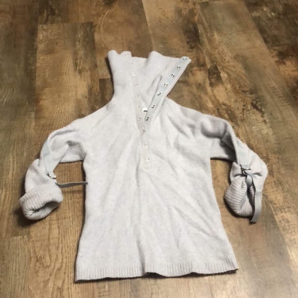 Smart Set Merino Wool Turtle Sweater - Picture 4 of 7